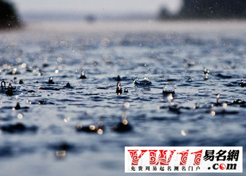 梦见下小雨梦境解梦